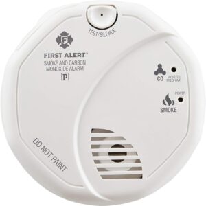 Close up of a First Alert SCO5RVA carbon monoxide and smoke alarm